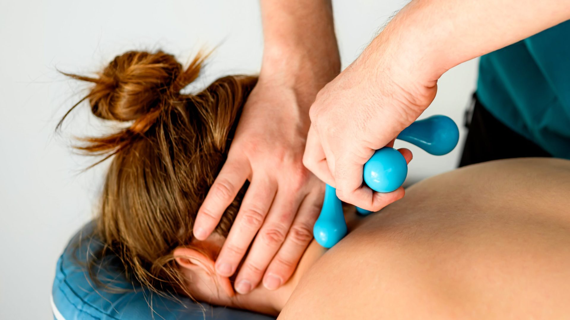 girl-during-massage-in-spa-salon-2025-03-08-15-44-29-utc-min